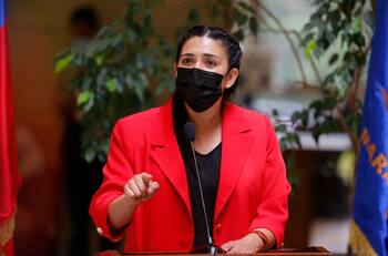 Karol Cariola: “Pienso lo mismo que Pamela Jiles del Presidente, si es que a él se refería”