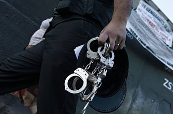 Vecinos lincharon a adolescente que participó en un asalto en Estación Central