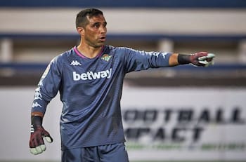 "Providencial": Así calificaron los medios españoles el retorno de Claudio Bravo en el Betis