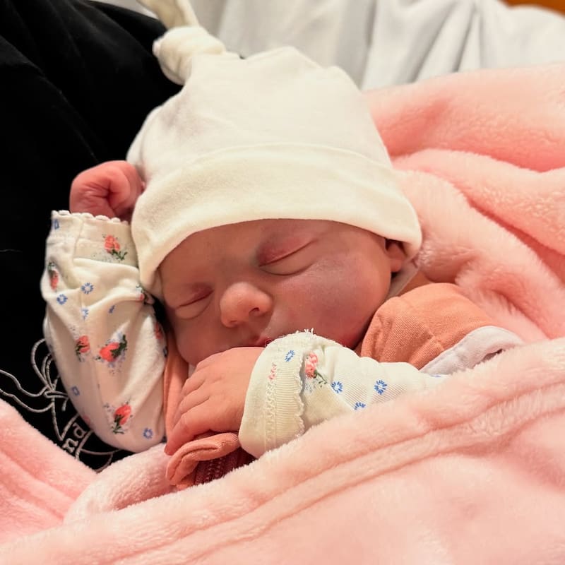 La exchica reality compartió las primeras fotos de su hija en redes sociales. Créditos: @consttantina.