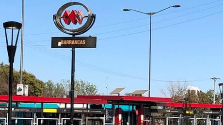 Adolescente de 17 años fue baleado en la estación de metro Barrancas durante un violento asalto