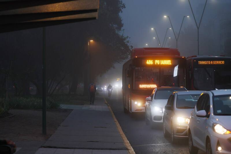 La niebla volverá a repetir en Santiago, pero extendiéndose entre Mapoco y el Maipo.