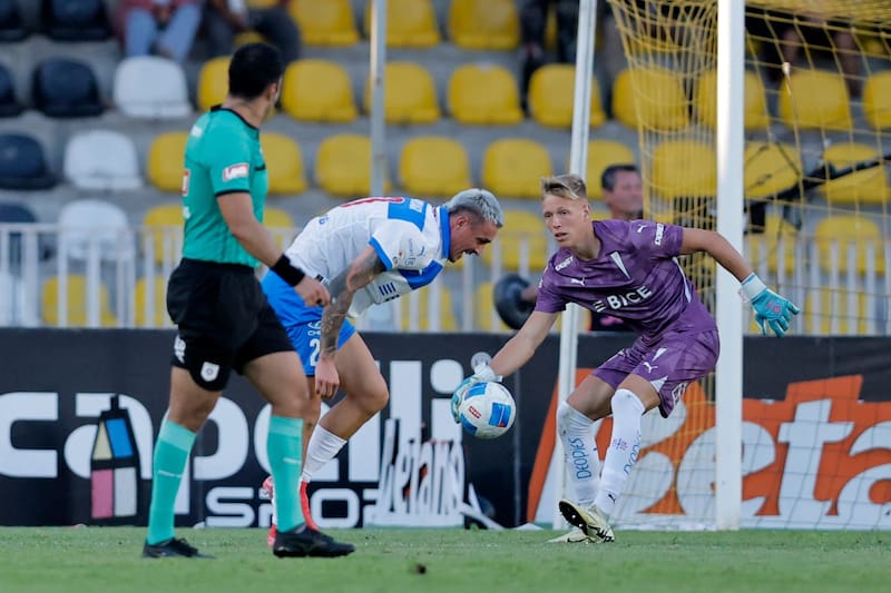 , portero de la Universidad Católica. Foto: Agencia Aton.