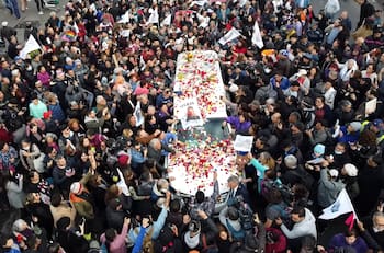 Cecilia, La Incomparable, fue despedida por cientos de personas en las calles de Santiago