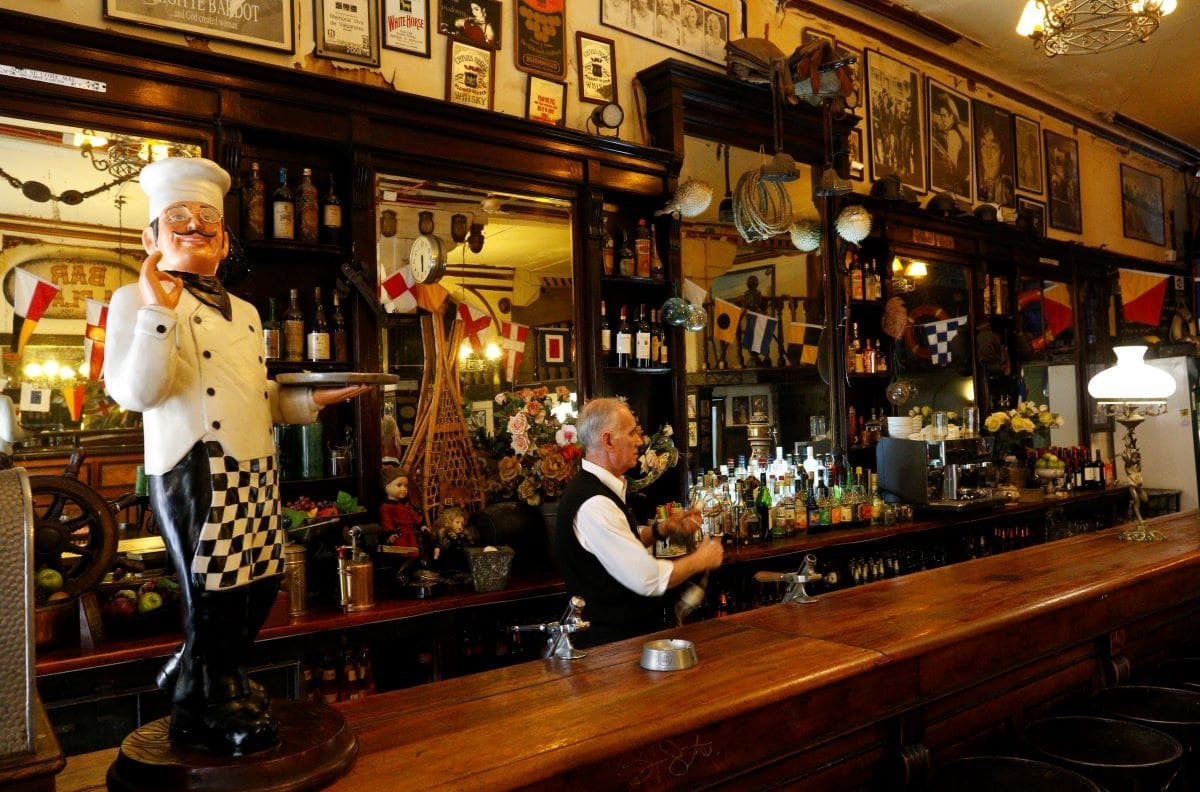 Formalizarán a dueña de Bar "La Playa" de Valparaíso por apropiación indebida
