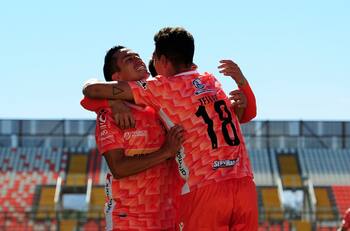 Cobreloa viajará con apenas 15 jugadores profesionales para enfrentar a Magallanes tras brote por Covid