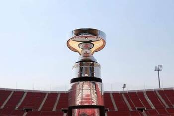 Santa Laura descartado: los dos estadios fuera de Santiago que se manejan para recibir la Supercopa