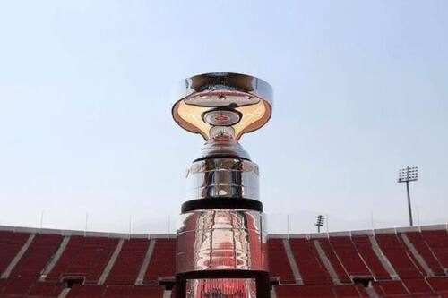 Santa Laura descartado: los dos estadios fuera de Santiago que se manejan para recibir la Supercopa