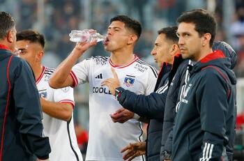 Lucha por salvar a su equipo del descenso, pero sueña con algún día dirigir a Colo Colo