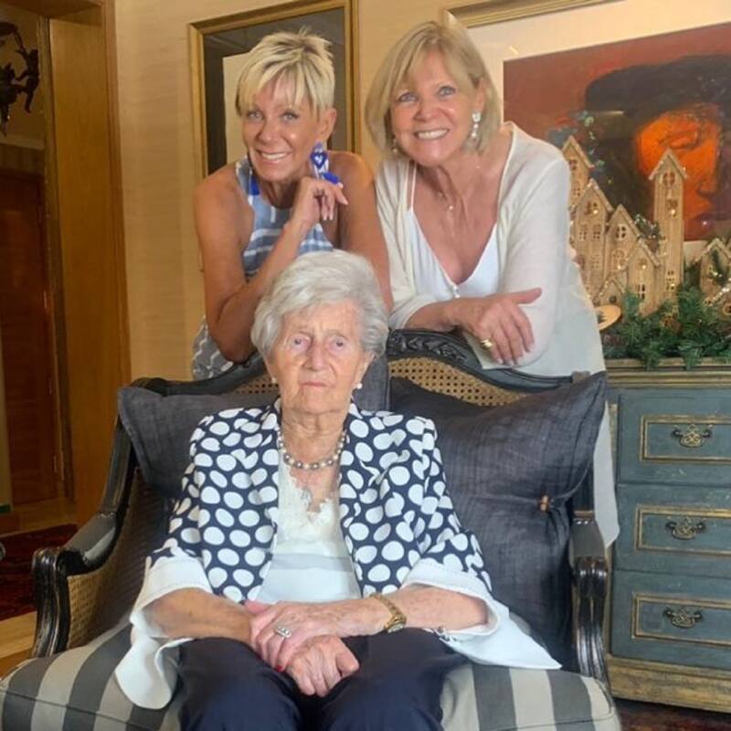 Raquel Argandoña, Eliana de la Fuente y su hermana