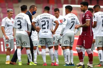 Delantero con fugaz paso por la U posó con la camiseta del club a más de un año de su salida
