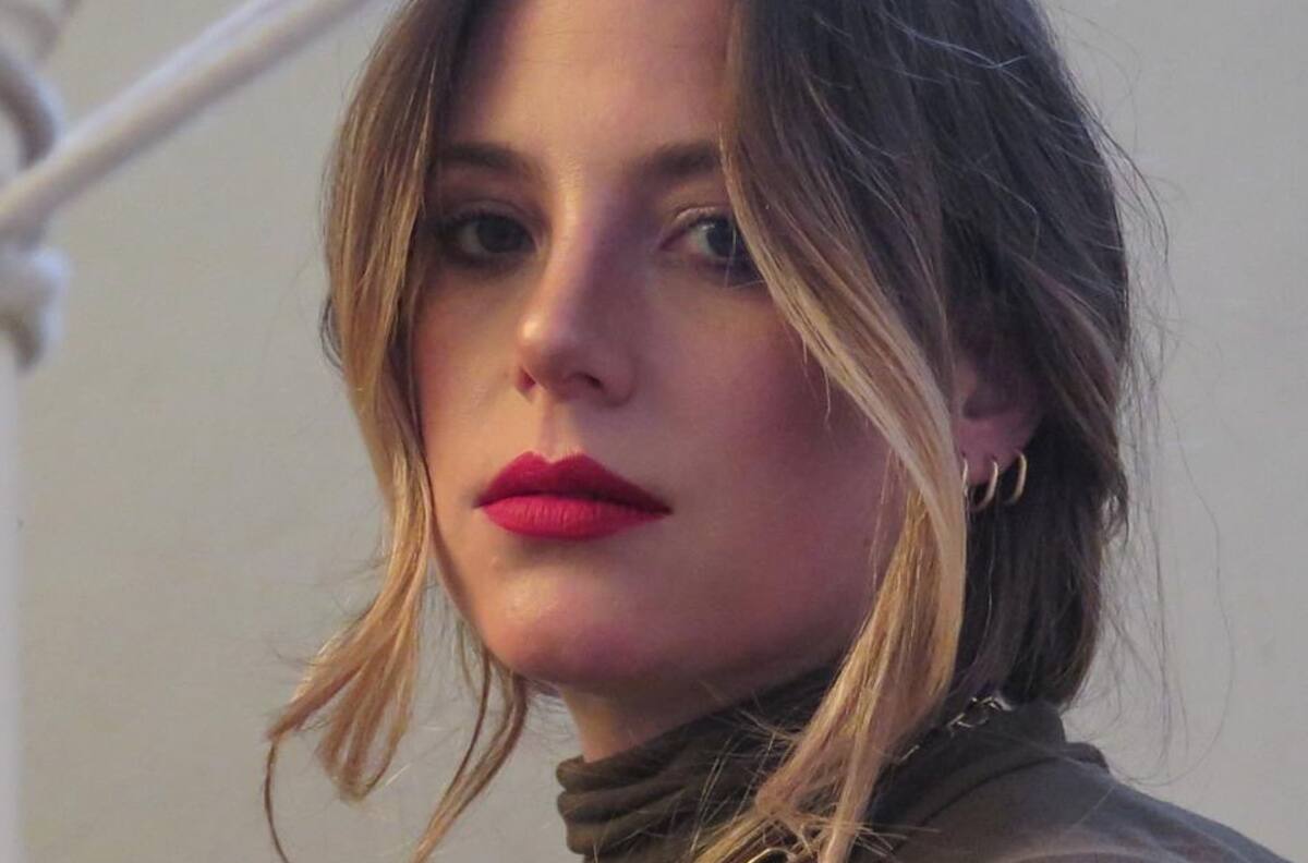 Emilia Noguera y su orgullo por participar en "Celeste", la nueva ficción de la señal cultural de TVN: "De adolescente me hubiese gustado poder ver una serie así"