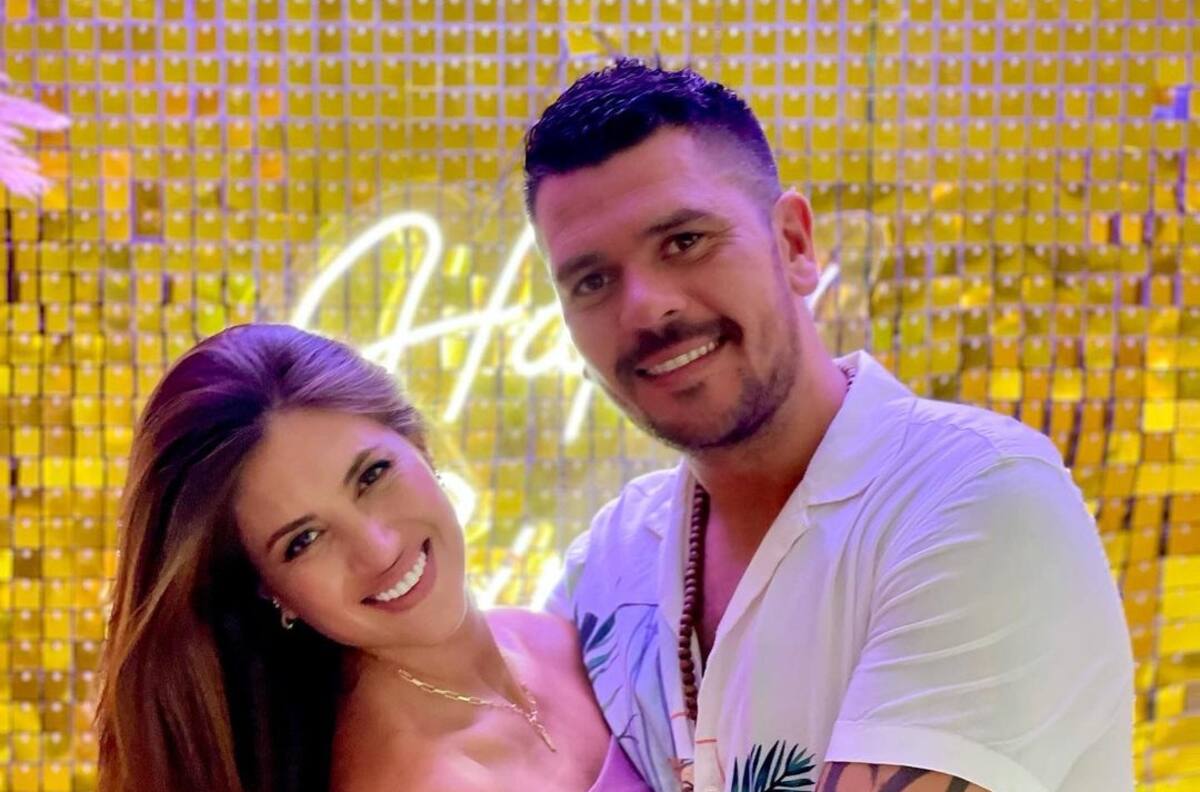 "Feliz por este logro": La íntima y alegre celebración de Karen Bejarano tras convertirse en maquilladora profesional