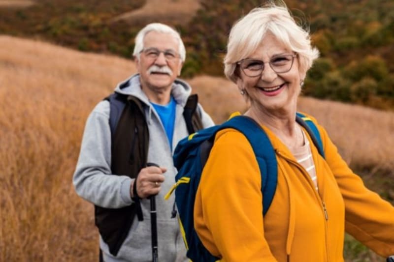 El programa de Sernatur permite que adultos mayores viajen por Chile con un importante descuento en sus paquetes turísticos. Créditos: Amortiguadores Gabriel.