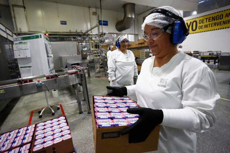 Los cargos que ofrece Nestlé están distribuidos en sus fabricas a nivel nacional.
