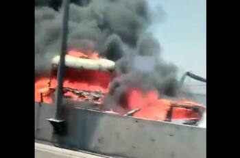 VIDEO | Dos autos se incendiaron tras accidente en Quilicura: Tránsito se reestableció en Ruta 5