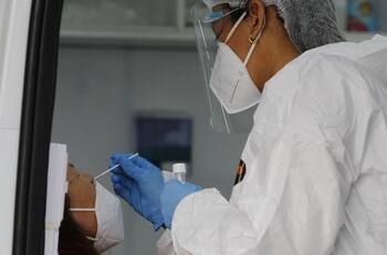 Informe Minsal: Chile volvió a superar los 7 mil contagios por COVID-19, con una positividad de 10,15%