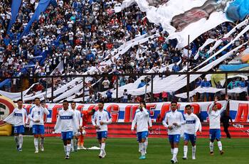 Se va de Santiago: el estadio de regiones donde la UC sería local en Copa Sudamericana