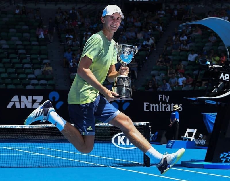 Celebró su título en el Australian Open Junior con el mismo festejo de su padre, 20 años antes.