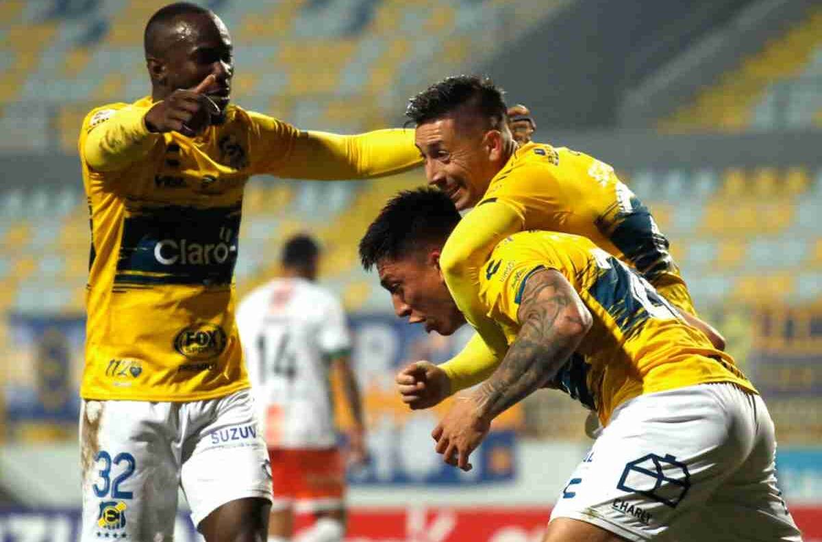 Superó a la U y la UC: Everton venció sin problemas a Cobresal y se metió en la lucha por el Campeonato Nacional