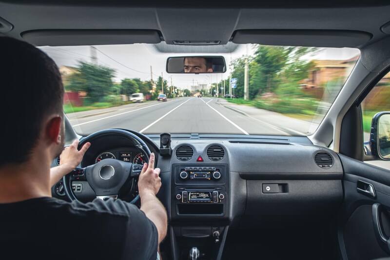 El exceso de velocidad es considerado una infracción gravísima si se superan los 60 km/h sobre la máxima permitida.