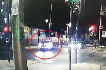 VIDEO | La Reina: Conductora atropelló a delincuente para evitar encerrona