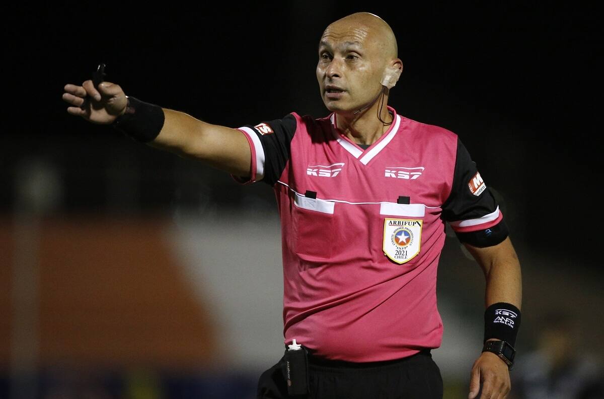 Conmbeol anuncia "castigo indeterminado" para Deischler y Gamboa por anular un gol legítimo en Copa