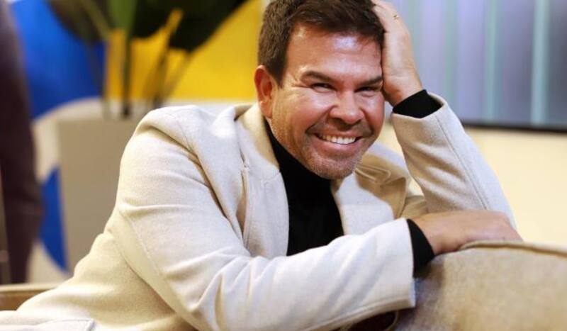 estuvo con un reconocido cantante en el Festival de Viña del Mar.