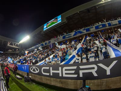 “Los hinchas destruyeron”: Católica informa la primera noticia negativa tras el estreno del Claro Arena
