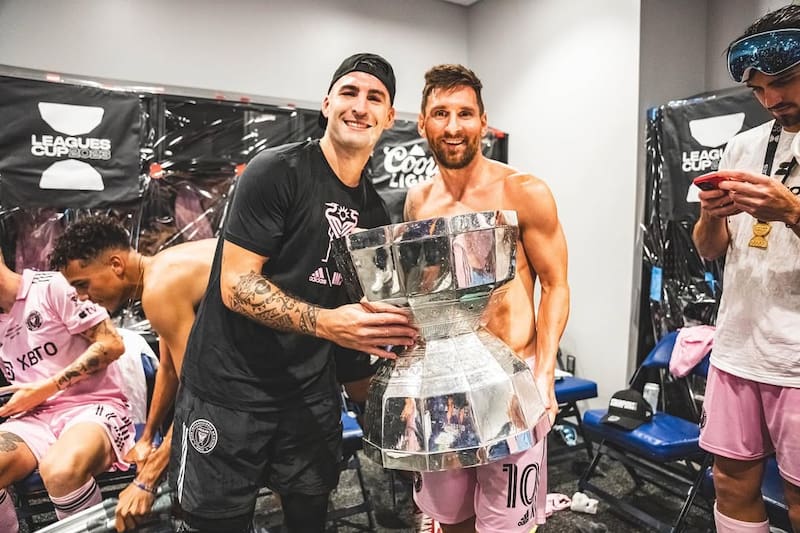 Franco Negri con Messi.