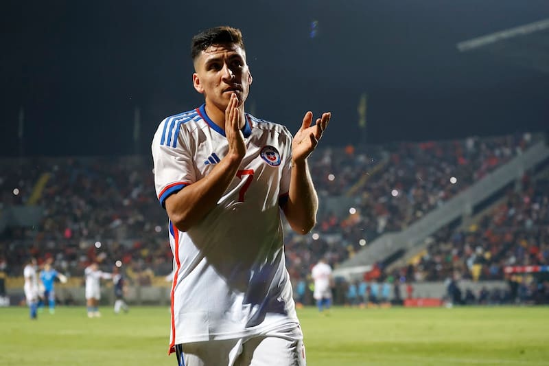 Marcelino Núñez volverá a la titularidad de La Roja. La Roja. Agencia Aton