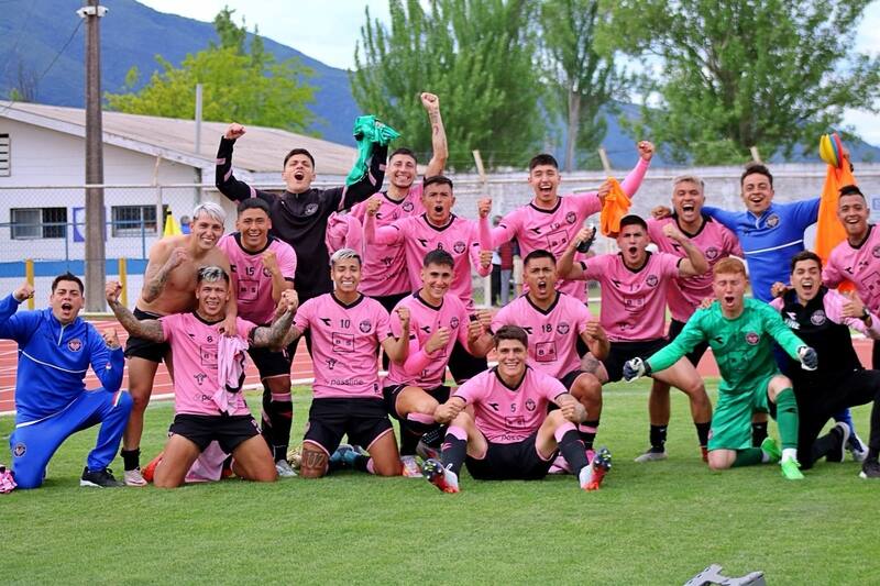 logró el ascenso a Segunda División.