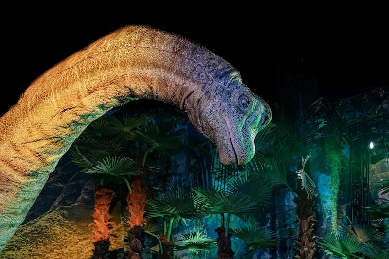 La muestra se estará presentando a contar de este viernes en Santiago. Créditos: @jurassicworldexperience en Instagram.