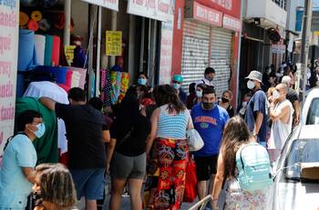 ¿Cómo funcionará el comercio los fines de semana tras la suspensión del permiso de desplazamiento?