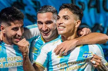 Recibió el llamado: el delantero argentino que es seguido por Colo Colo para ser nuevo refuerzo