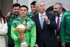 FOTOS | Presidente Kast recibió en La Moneda al Wanderers campeón de la Copa Libertadores Sub-20