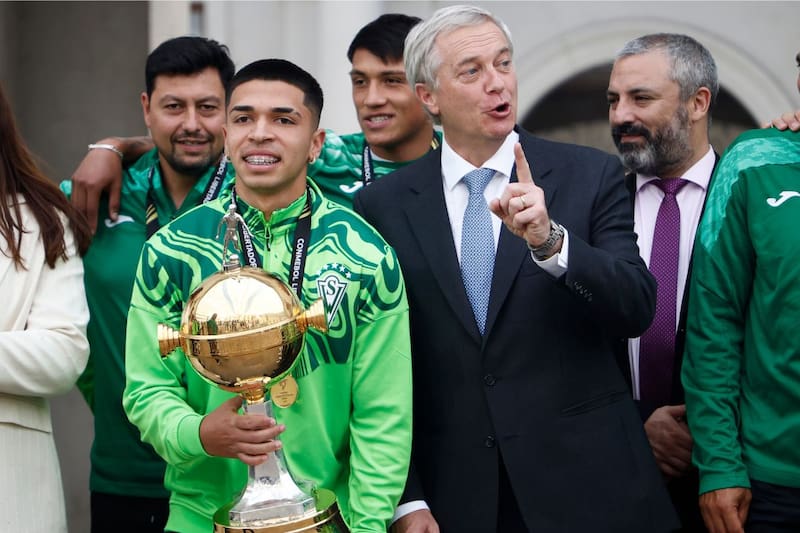 El equipo campeón de la Libertadores Sub 20 fue recibido en La Moneda. Fotos: Agencia Aton.