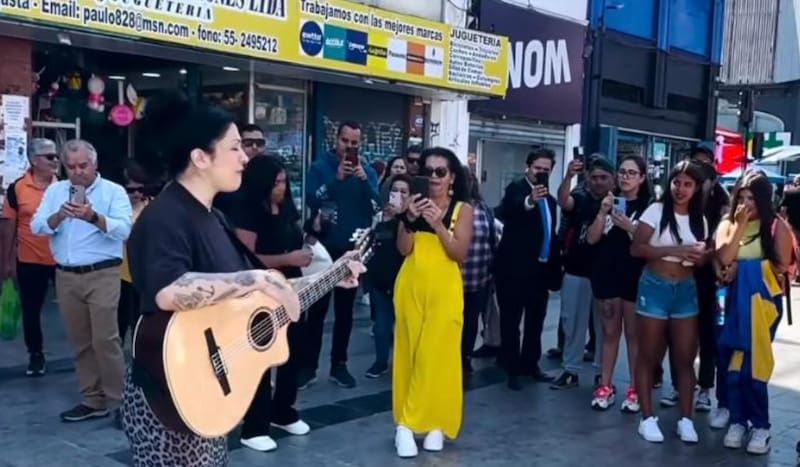 brindó show en pleno centro de Antofagasta.