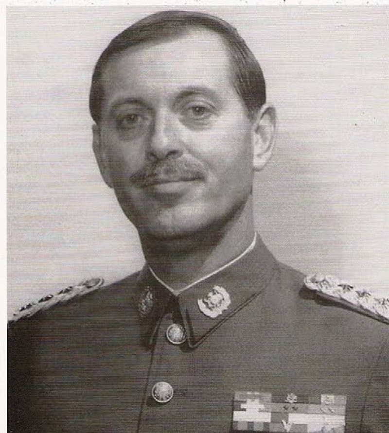Brigadier del Ejército de Chile, participó en el asalto a la casa presidencial de Tomás Moro durante el golpe de Estado de 1973 que derrocó a Salvador Allende y, posteriormente, en diversas misiones, como miembro designado de la policía secreta Dirección de Inteligencia Nacional (DINA) de la dictadura militar de Augusto Pinochet (1973-1990). | Foto: The Clinic