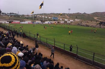Abandonado estadio del fútbol chileno sería rescatado: municipio promete dejarlo en óptimas condiciones