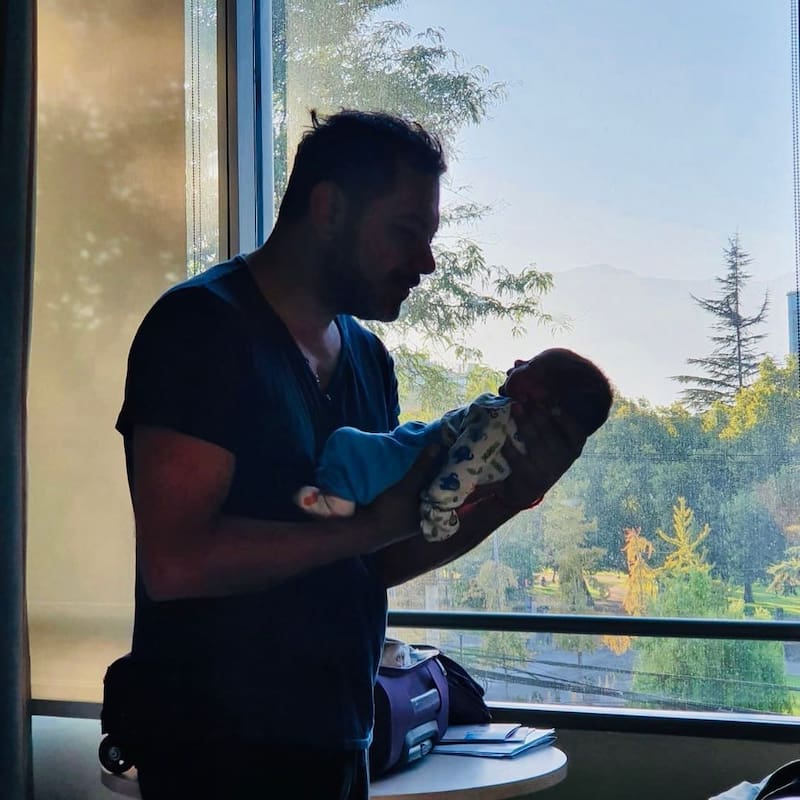 Pedro Ruminot junto a su hijo Baltazar. - Créditos: Captura de Pantalla Instagram.