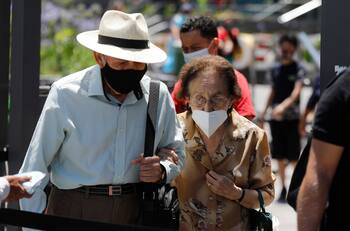 Verano 2022: ¿Cómo prevenir un golpe de calor en los adultos mayores?
