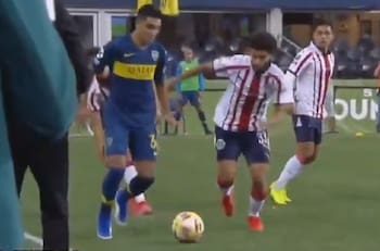 El hermoso caño de Bebelo Reynoso que hizo recordar a Juan Román Riquelme