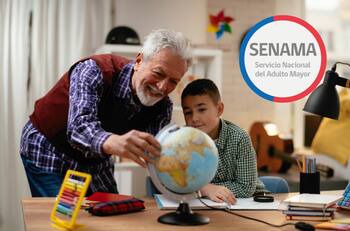 ¡Adultos mayores en acción! Únete al voluntariado País de Mayores y educa a jóvenes vulnerables