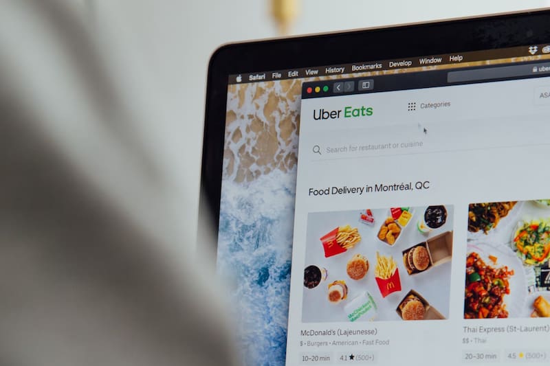 impulsar su presencia en la industria publicitaria a través de nuevos servicios estratégicos.