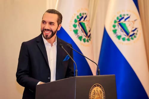 VIDEO | Nayib Bukele compartió registro donde lo "proponen" como presidente de Chile