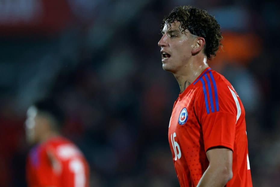 Igor Lichnovsky central de La Roja.