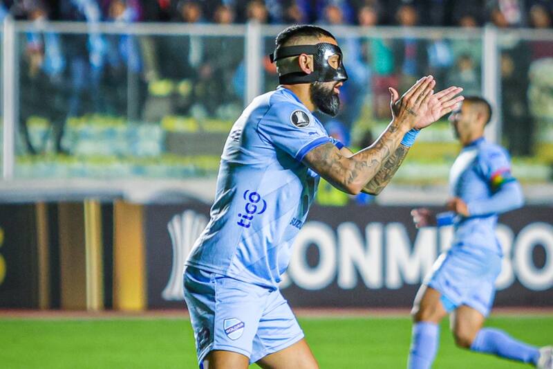 El delantero chileno le dio el triunfo al Bolívar ante Barcelona de Guayaquil.