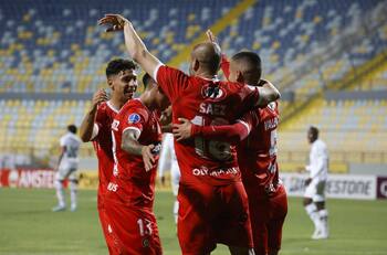Dos positivos, incluido el DT: La Calera sufre con el Covid en la previa del duelo por Copa Sudamericana
