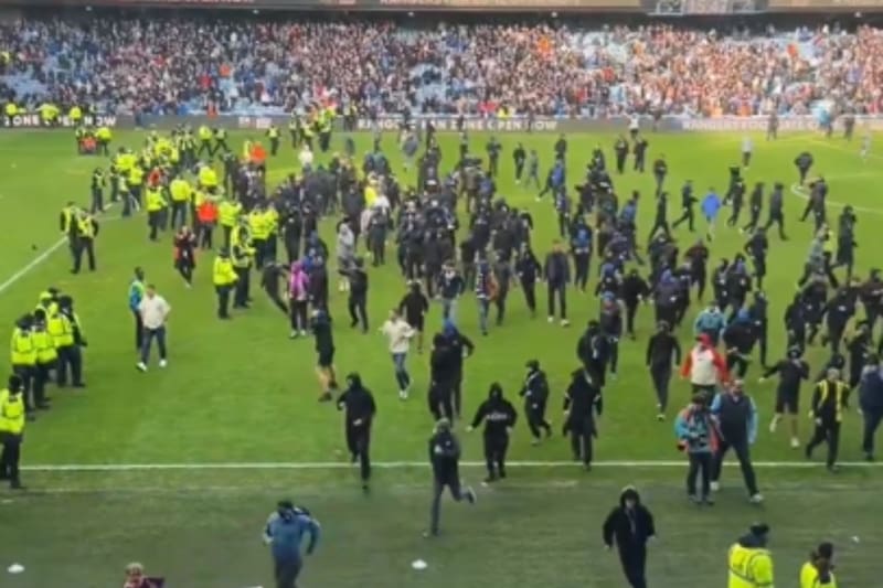 El clásico terminó de manera violenta. Foto: Captura video de X.